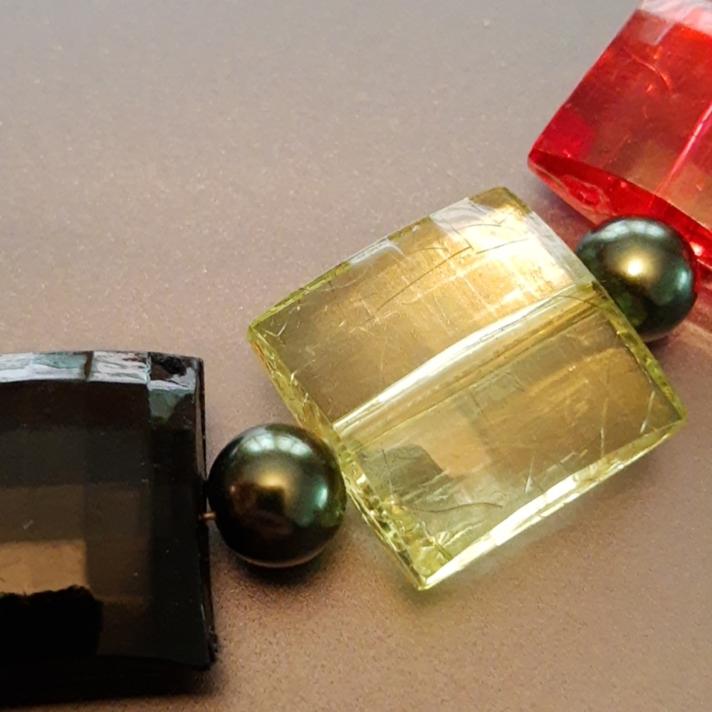 Beautiful multicolored square gem bead necklace - Picture 4 of 4